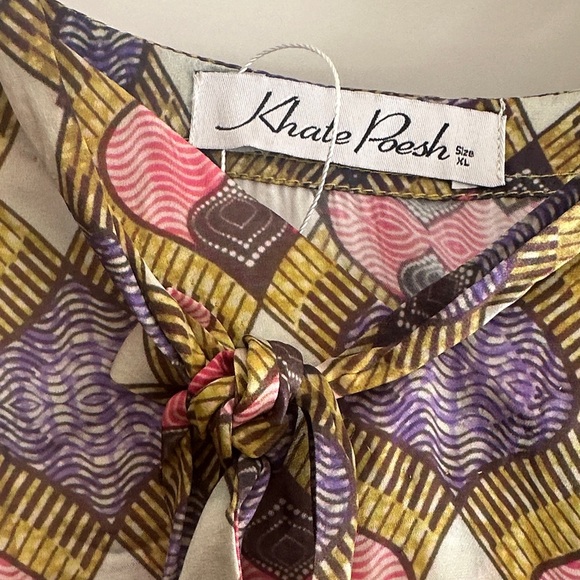 Colorful Geometric Patterned Blouse - Picture 4 of 7